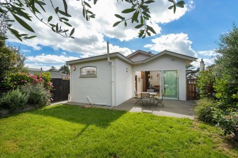 Photo of property in 30 Walker Road, Point Chevalier, Auckland, 1022