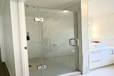 Photo of property in 54 Scarlet Oak Drive, Schnapper Rock, Auckland, 0632