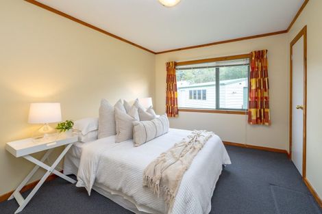 Photo of property in 3 Kowhai Grove, Featherston, 5710