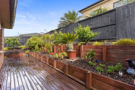 Photo of property in 53 Chesterfield Way, Orewa, 0931