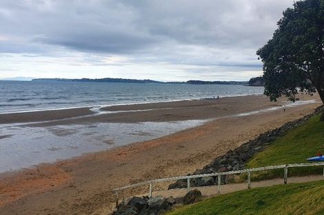 Photo of property in 24 Walton Street, Red Beach, 0932