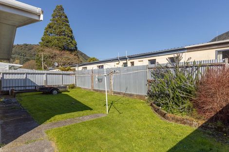 Photo of property in 45a York Street, Picton, 7220