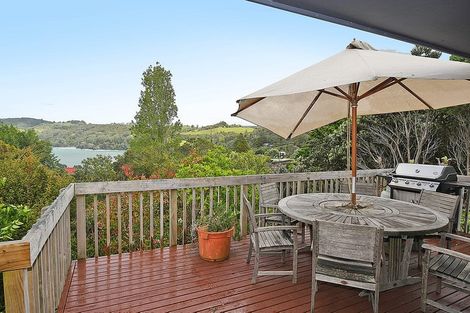 Photo of property in 17 Hillside Crescent, Leigh, 0985