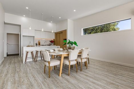 Photo of property in 8a Crispe Road, Clarks Beach, 2122