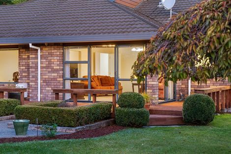 Photo of property in 2 Rosebank Grove, Waikanae, 5036