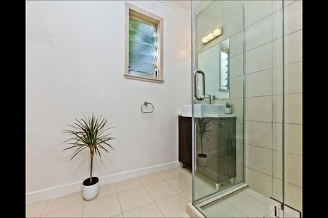 Photo of property in 2/42c Schnapper Rock Road, Schnapper Rock, Auckland, 0632