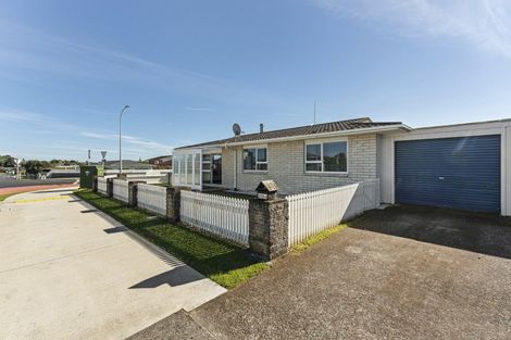 Photo of property in 205 Parklands Avenue, Bell Block, New Plymouth, 4312