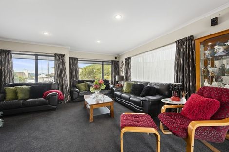 Photo of property in 3 Riverstone Drive, Riverstone Terraces, Upper Hutt, 5018