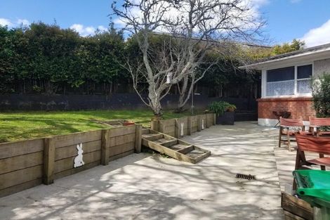 Photo of property in 145 Hutchinsons Road, Bucklands Beach, Auckland, 2014