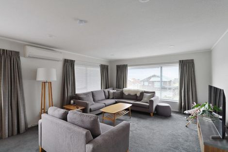 Photo of property in 6 Meadowcroft Grove, Johnsonville, Wellington, 6037