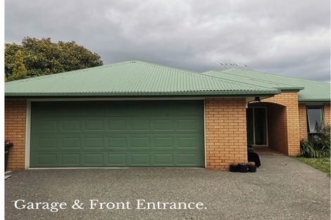 Photo of property in 6 Warner Place, Heathcote Valley, Christchurch, 8022