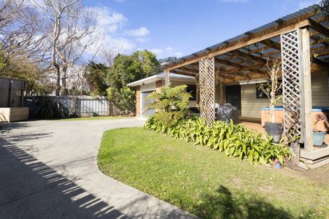 Photo of property in 1a Peel Place, Wainuiomata, Lower Hutt, 5014