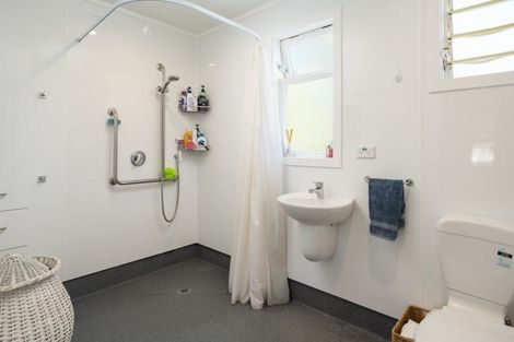 Photo of property in 76 Hampden Street, Picton, 7220