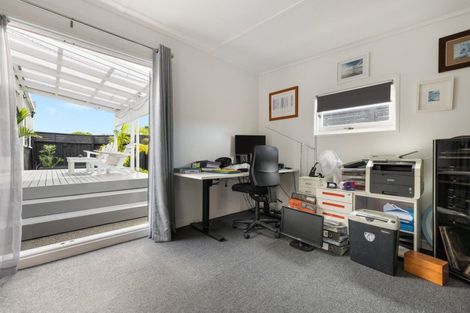 Photo of property in 35 Ngatai Road, Otumoetai, Tauranga, 3110