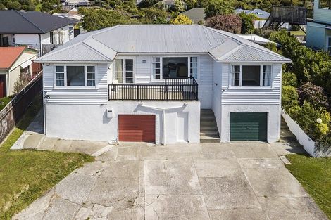 Photo of property in 7 Rewa Terrace, Tawa, Wellington, 5028