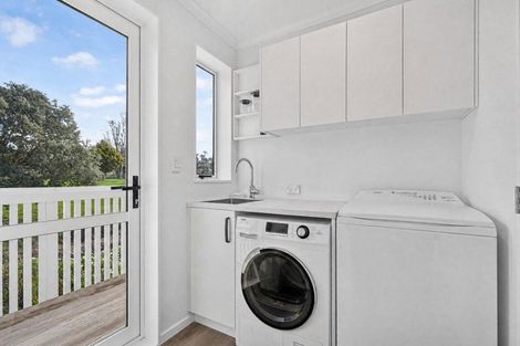 Photo of property in 4 Pinedale Crescent, Riversdale Beach, Masterton, 5872