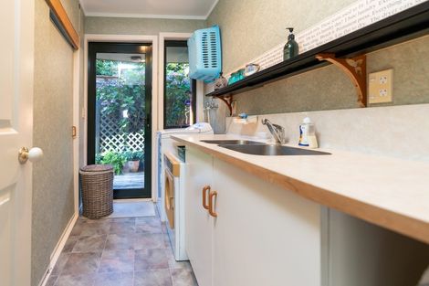 Photo of property in 42 Guildford Drive, Paraparaumu, 5032