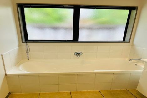 Photo of property in 25 Grabella Place, Papamoa Beach, Papamoa, 3118