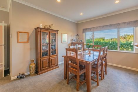 Photo of property in 16 Abbotsford Road, Waipawa, 4210