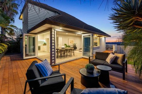 Photo of property in 2/3a Richards Avenue, Forrest Hill, Auckland, 0620