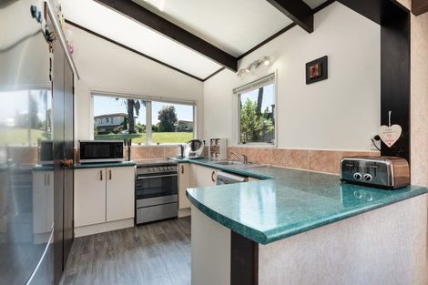 Photo of property in 6 Aspiring Place, Ohauiti, Tauranga, 3112