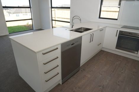 Photo of property in 24 Pakaraka Drive, Papakura, 2110