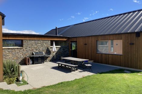 Photo of property in 1 Nokomai Street, Wanaka, 9305