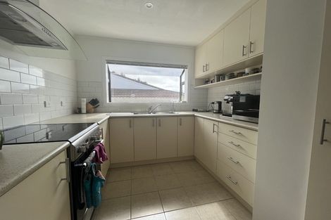 Photo of property in 18 Saint Aidans Way, Tawa, Wellington, 5028