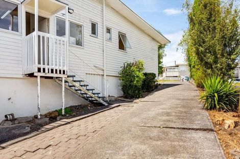 Photo of property in 49 Neal Avenue, Glenfield, Auckland, 0629