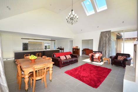 Photo of property in 100 Wingatui Road, Mosgiel, 9024