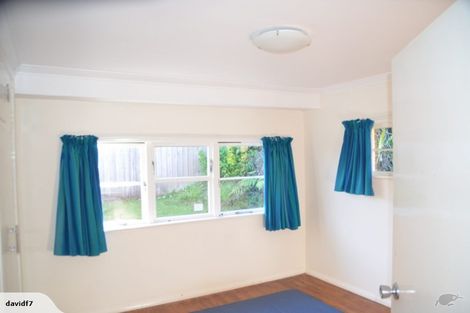Photo of property in 5 Poto Road, Normandale, Lower Hutt, 5010