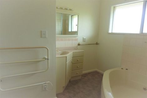 Photo of property in 7 Hillcrest Place, Avonhead, Christchurch, 8042