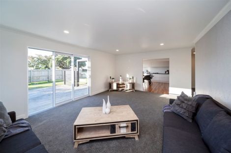 Photo of property in 273 South Road, Hawera, 4610