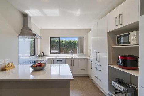 Photo of property in 2a Newham Place, Henderson, Auckland, 0612
