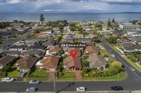 Photo of property in 29 Edward Avenue, Orewa, 0931