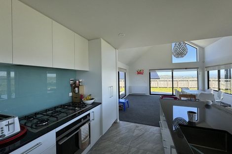 Photo of property in 16 Lemonwood Way, Woodridge, Wellington, 6037