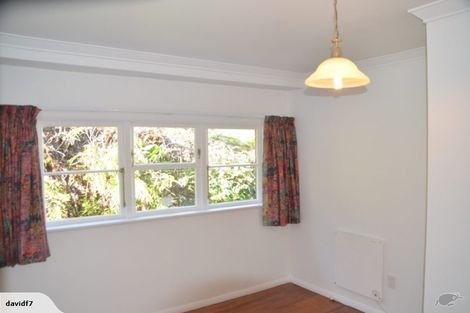 Photo of property in 5 Poto Road, Normandale, Lower Hutt, 5010