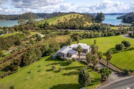 Photo of property in 16 Te Akau Drive, Russell, 0272