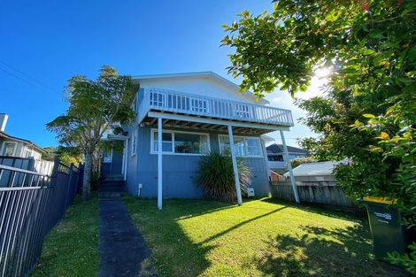 Photo of property in 1/28 Rangitoto Terrace, Milford, Auckland, 0620