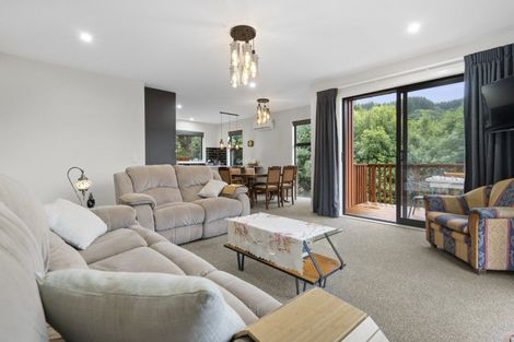 Photo of property in 61a Riverstone Drive, Riverstone Terraces, Upper Hutt, 5018