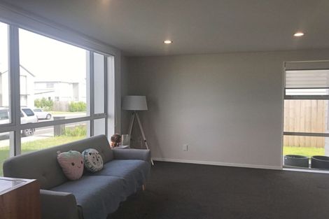 Photo of property in 9 Hakaro Way, Takanini, 2112