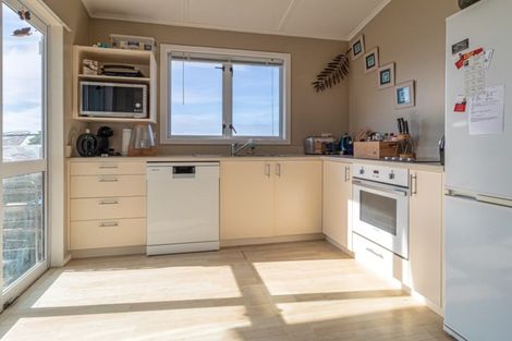 Photo of property in 17 Clifton Road, Haumoana, 4102