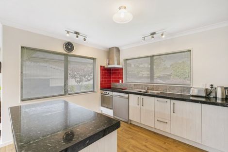 Photo of property in 16 Rosella Drive, Welcome Bay, Tauranga, 3112