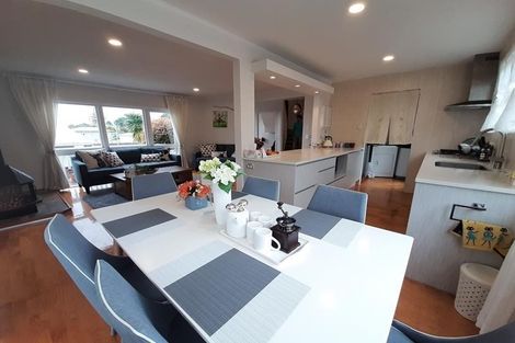 Photo of property in 14 Oriana Avenue, Lynfield, Auckland, 1042