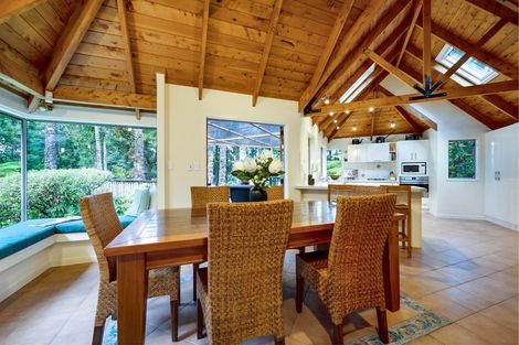 Photo of property in 19 Fawcett Road, Laingholm, Auckland, 0604