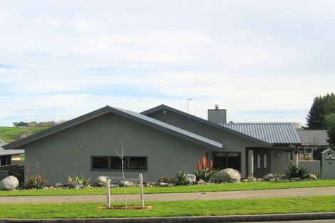 Photo of property in 6 Palm Grove Drive, Western Heights, Hamilton, 3200