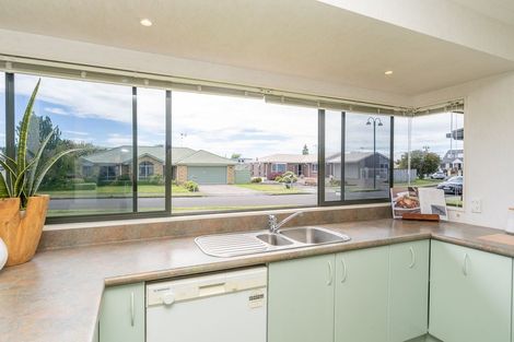 Photo of property in 4 Mews Place, Forest Lake, Hamilton, 3200