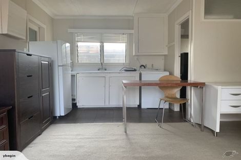 Photo of property in 177 Coronation Road, Hillcrest, Auckland, 0627