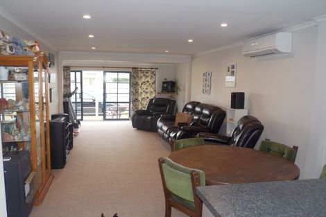Photo of property in 486 Tremaine Avenue, Takaro, Palmerston North, 4410