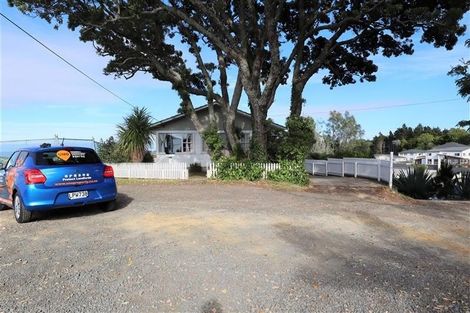 Photo of property in 988 East Coast Road, Northcross, Auckland, 0632